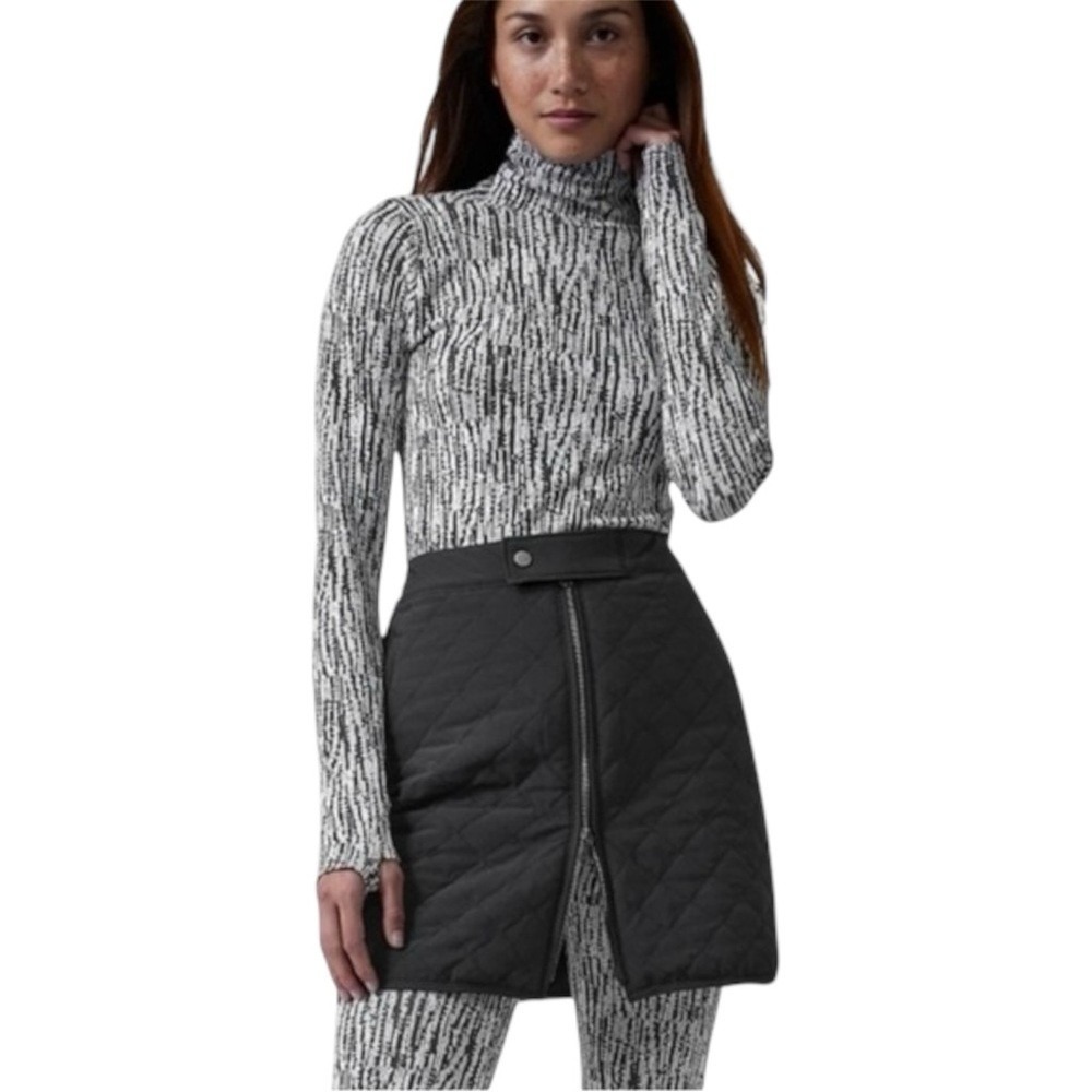Athleta Apres Ski Skirt Black Quilted Insulated Front Zip Mini Womens 0 NEW